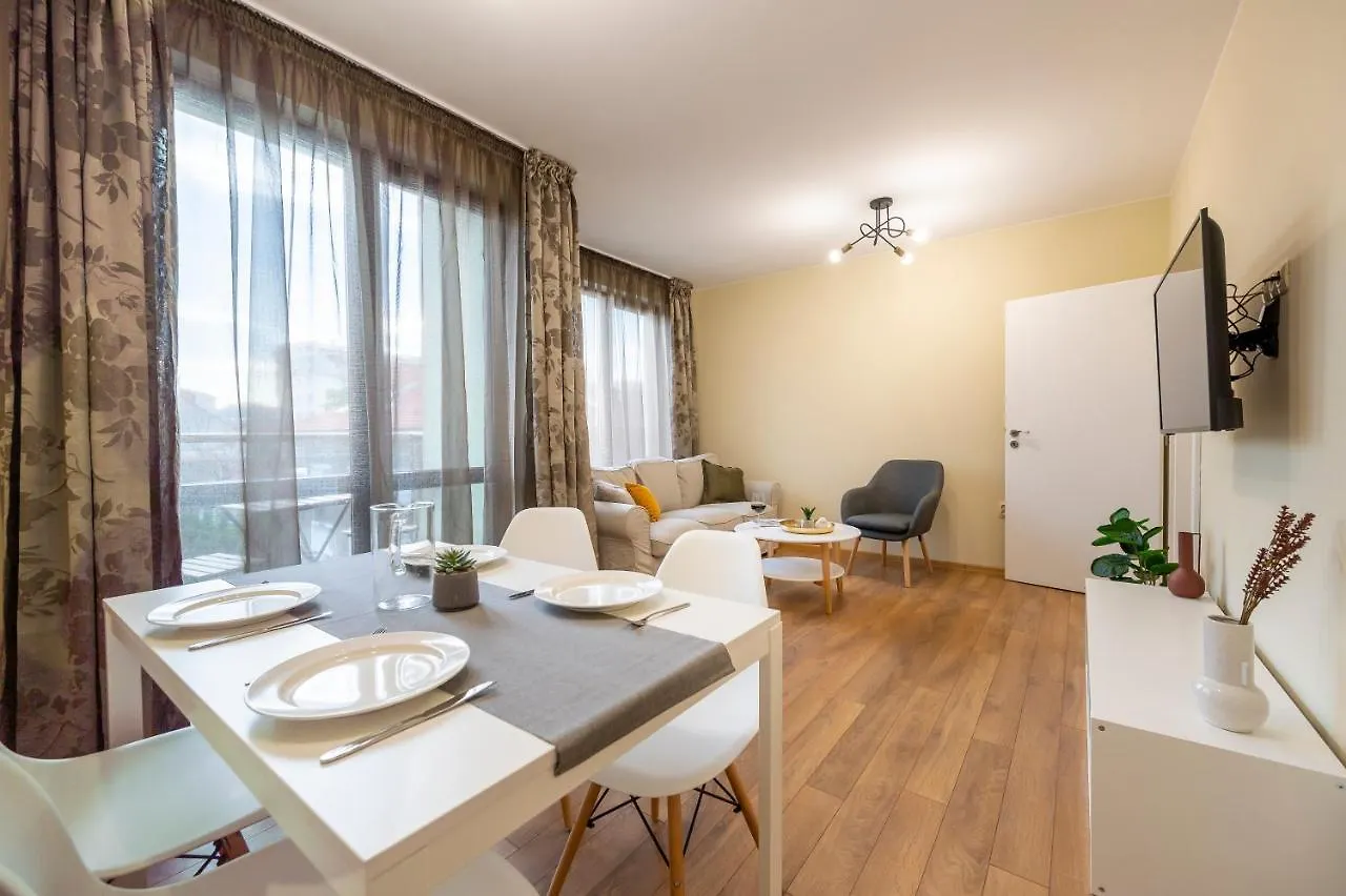 Three Lilies Apartments Filibe